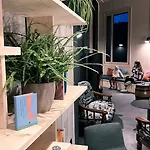 롯지 Story